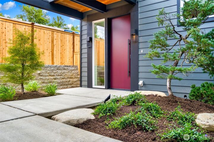 Property Photo:  10019 NE 196th Place  WA 98011 