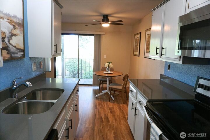 Property Photo:  3435  Auburn Way S 15  WA 98092 