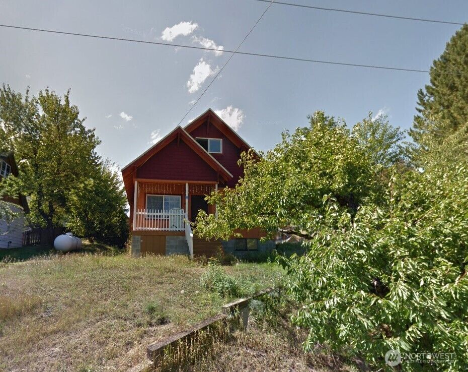 Property Photo: 416 S 2nd Street WA 98941