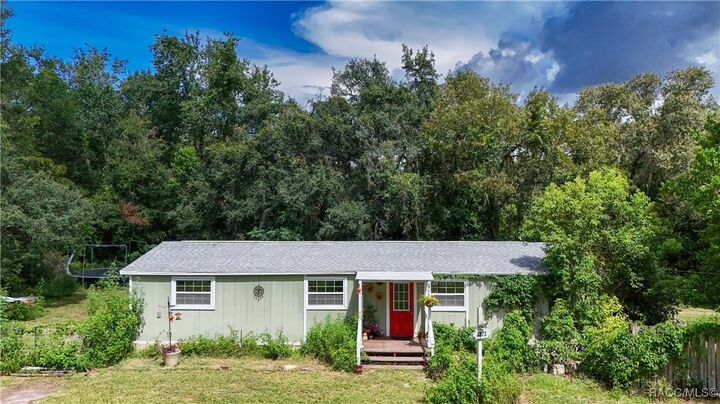 Property Photo: 6873 W Vanaman Court FL 34429