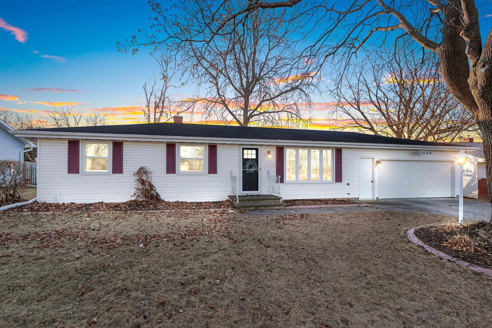 Property Photo: 1625 Bond Court WI 54303