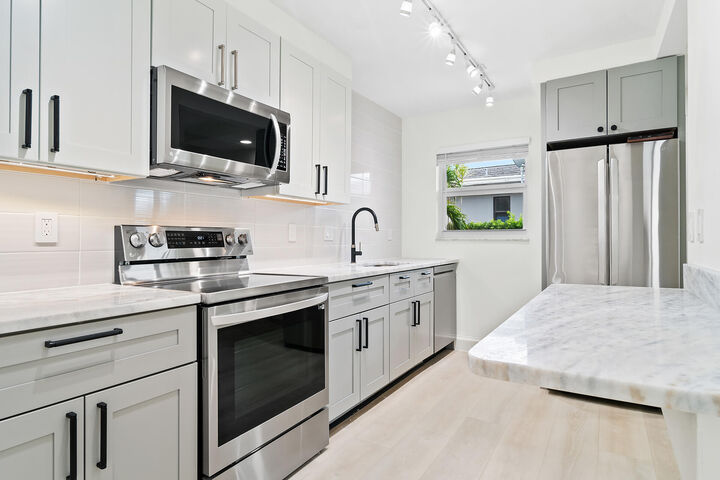 Property Photo:  122 S Lakeside Drive #3  FL 33460 