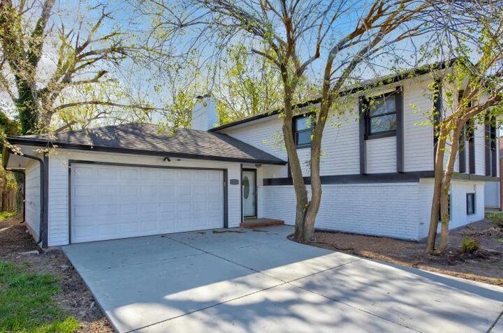 2508 S Dalton  Wichita KS 67210 photo