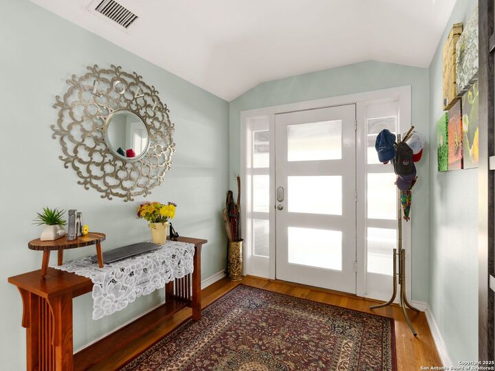 Property Photo: 102 Alta Vista Dr TX 78666
