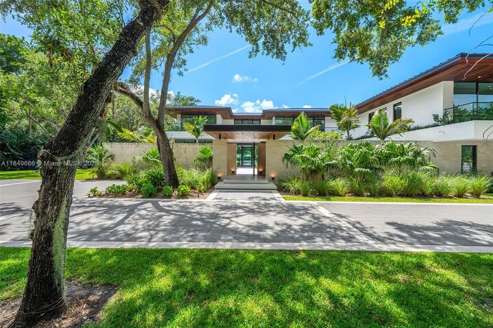 Property Photo:  10840 Old Cutler Rd  FL 33156 
