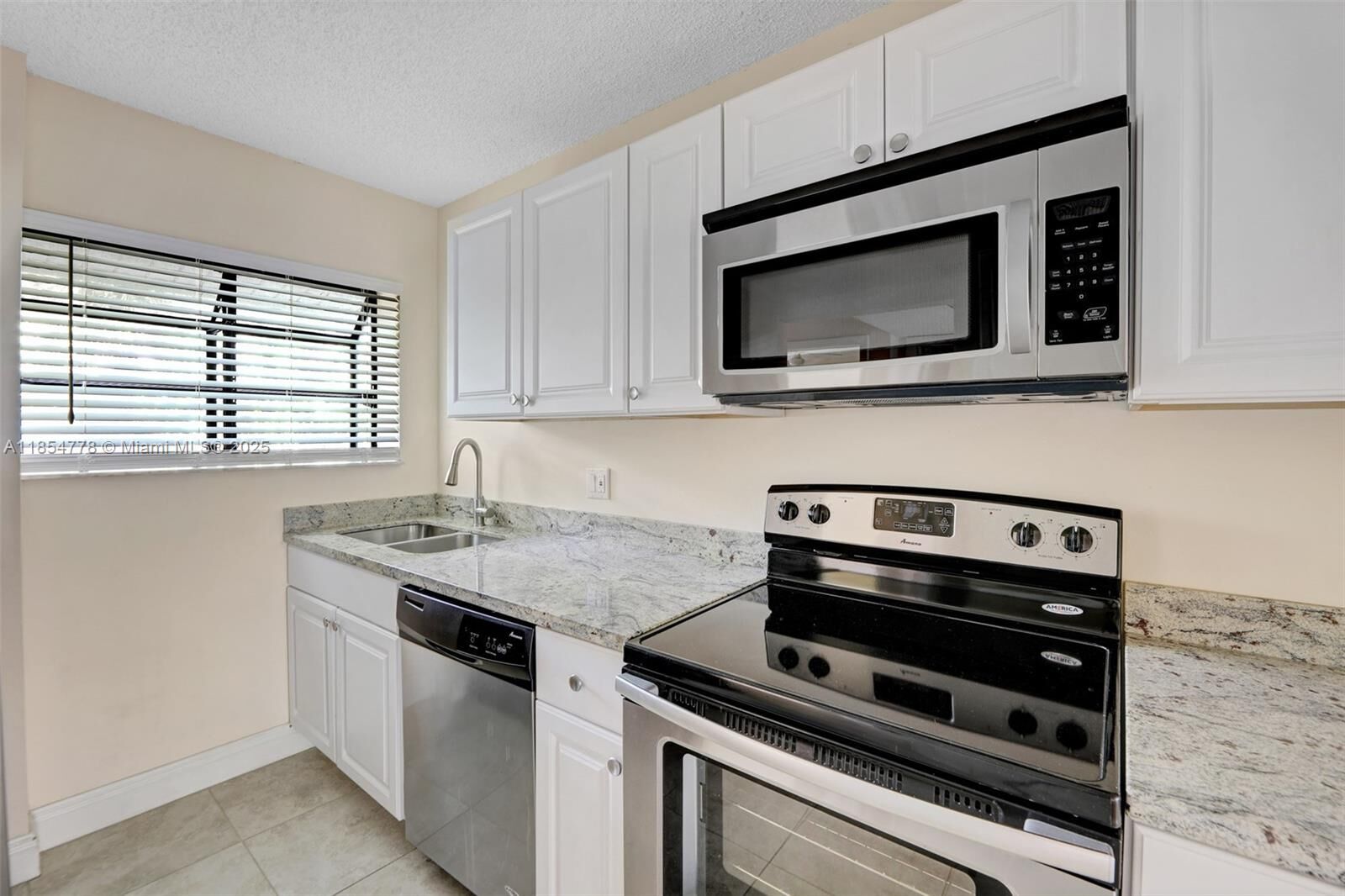 Property Photo:  1256 S Military Trl 924  FL 33442 