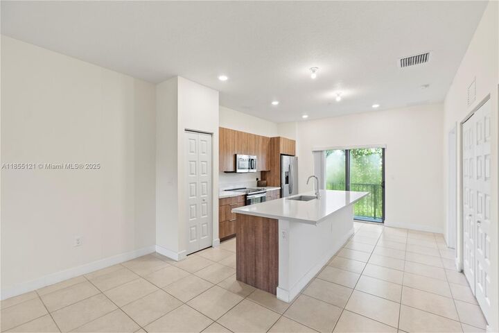 Property Photo: 7831 NW 104th Ave 22 FL 33178