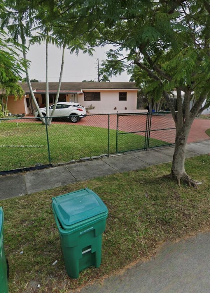 Property Photo:  18601 SW 98th Ave  FL 33157 