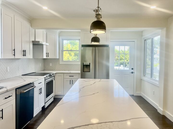 Property Photo:  34 Hundley Court  CT 06902 