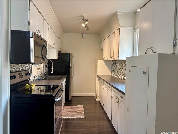 Property Photo:  71 22nd Street E  SK S6V 1M8 