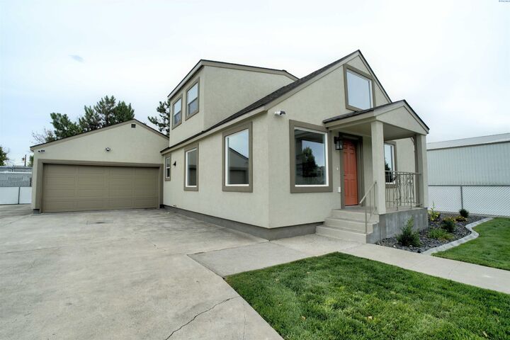 Property Photo: 1336 Florida Ave WA 99352