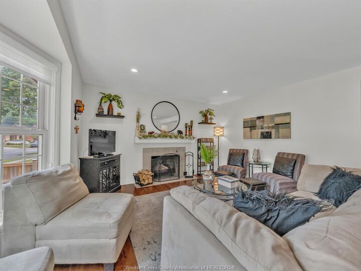 Property Photo:  4345 Pleasant Place  ON N8Y 2E9 