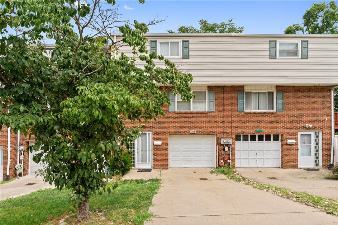 Property Photo:  904 Rhodes Ave  PA 15122 