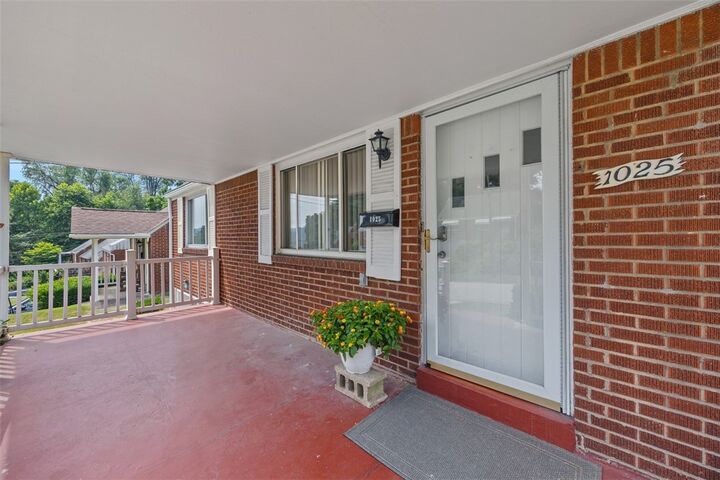Property Photo:  1025 Woodland Rd  PA 15238 