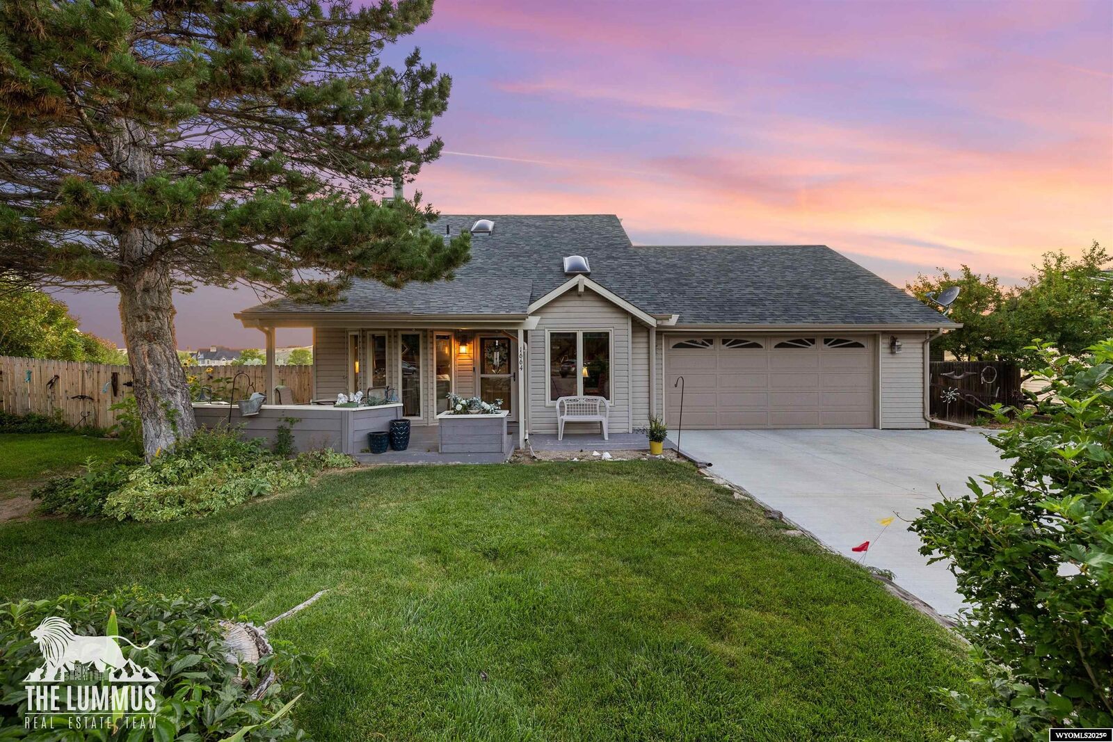 Property Photo: 1664 Begonia WY 82604