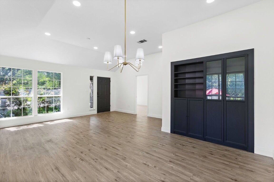 Property Photo: 6216 Jumano Lane TX 78749
