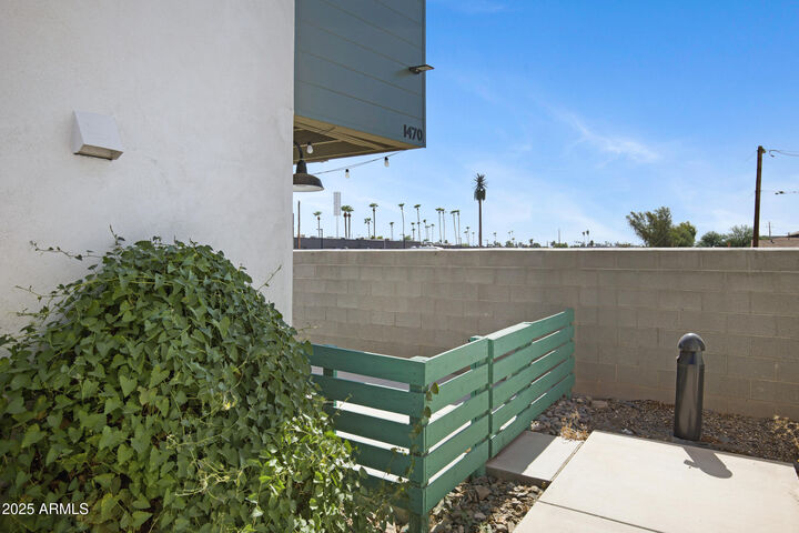 Property Photo: 1470 S Rita Lane AZ 85281