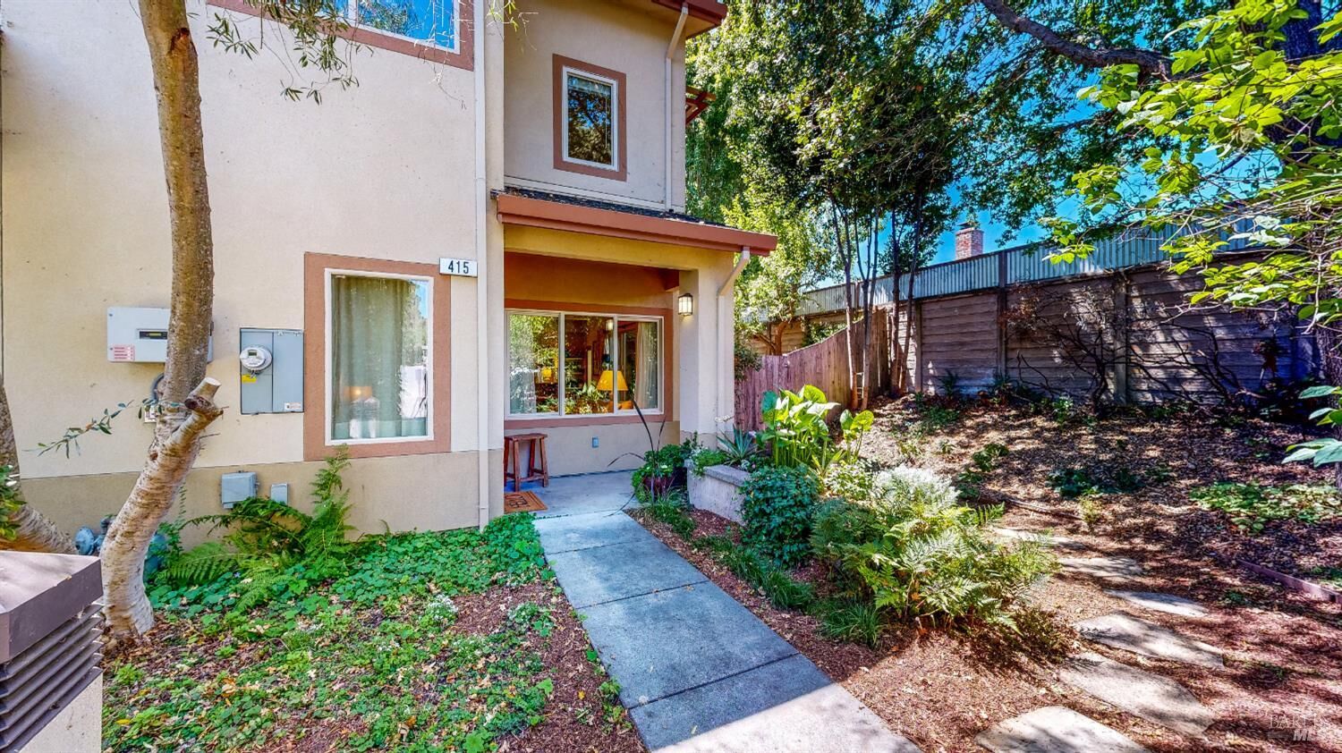 Property Photo:  415 Sequoia Lane  CA 95472 