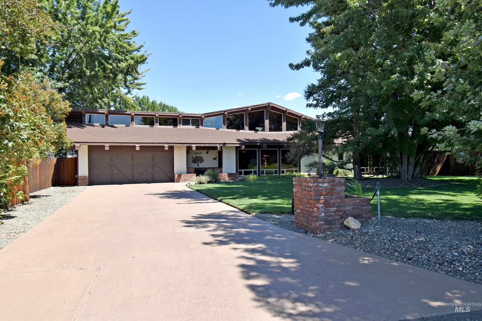 Property Photo:  2424 Sunset View Ct House &Amp 1 Lot  WA 99403 