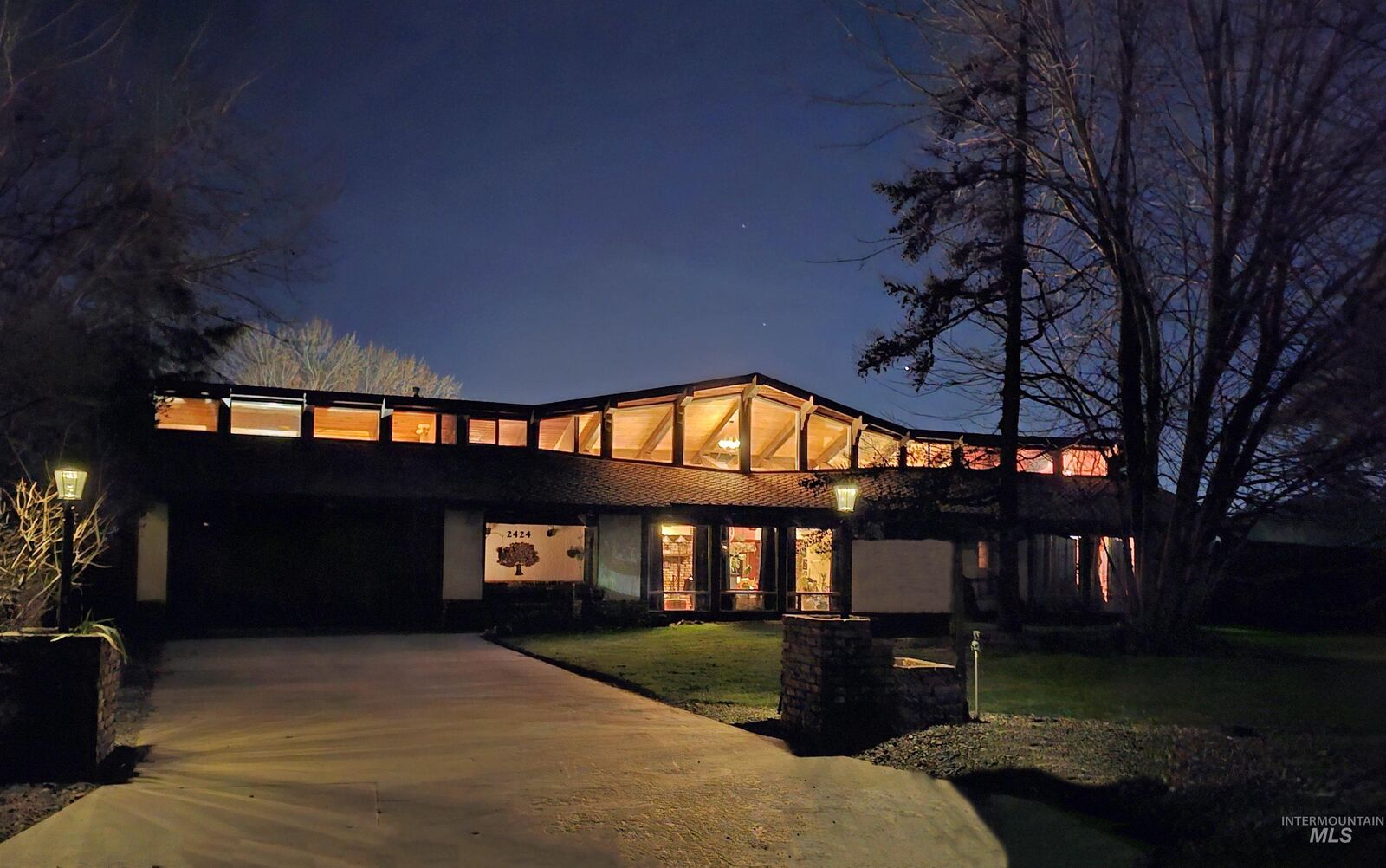 Property Photo:  2424 Sunset View Ct House &Amp 1 Lot  WA 99403 