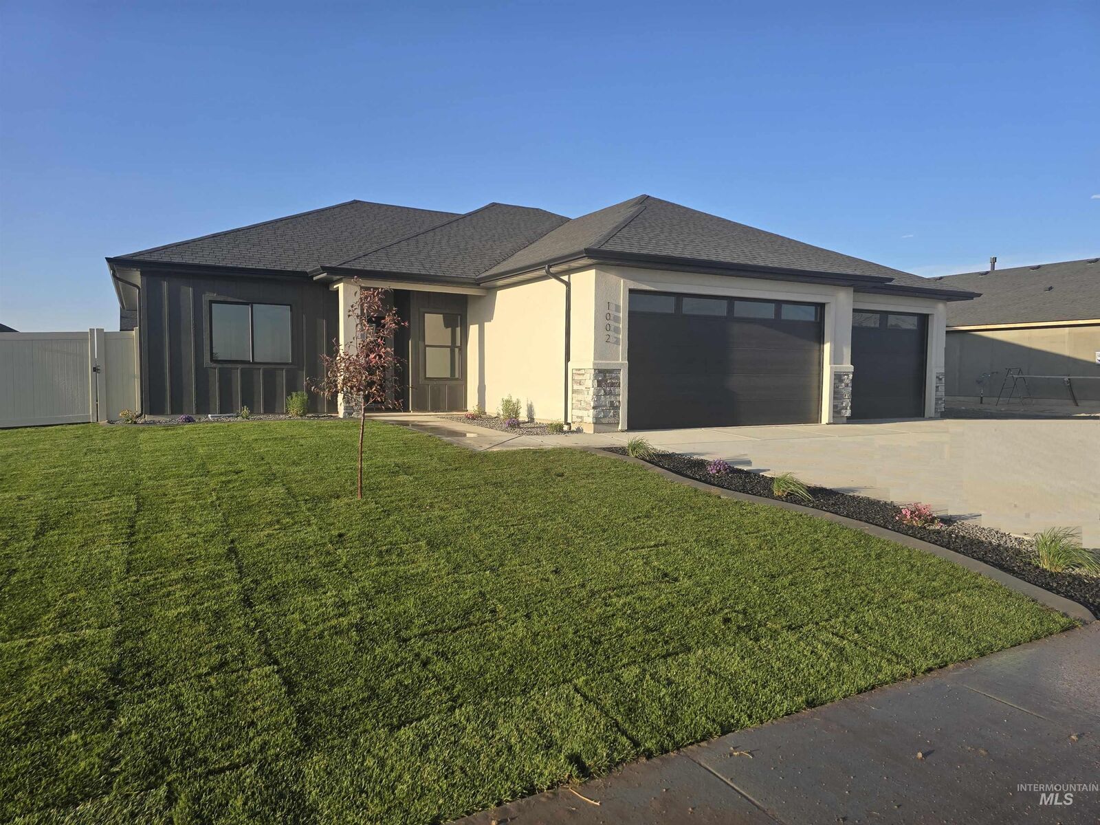 Property Photo:  1002 Quartz Road  ID 83341 