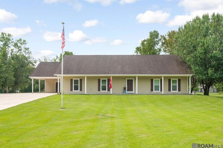 Property Photo: 11670 Blackwater Rd LA 70714