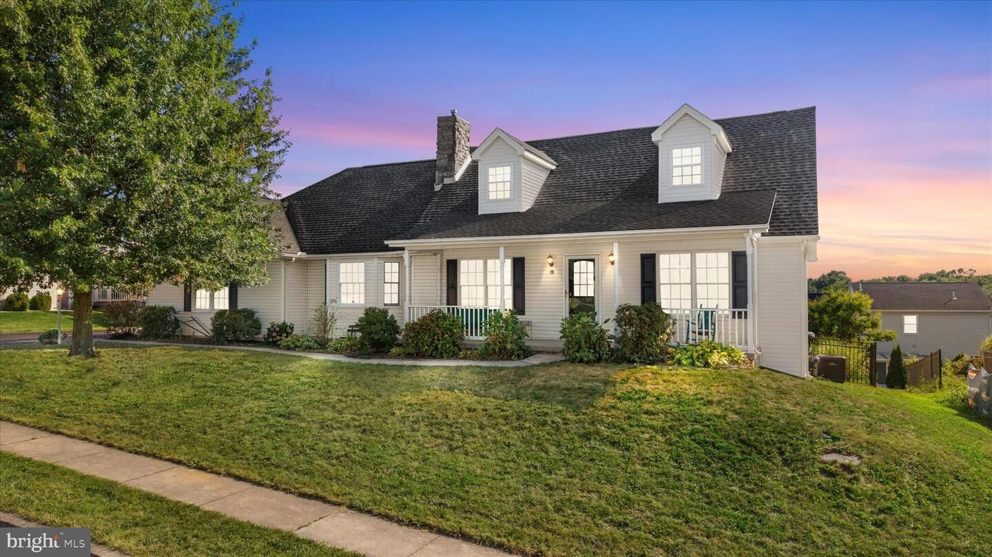 Property Photo:  7 Logans Run  PA 17025 