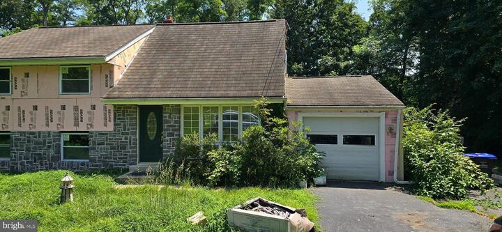 1312 College Hill Drive  Thornton PA 19373 photo