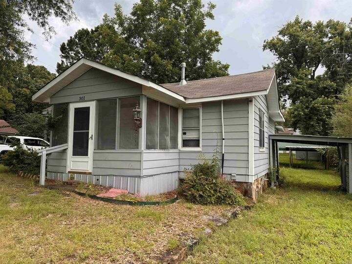 Property Photo:  301 E Church  AR 72127 