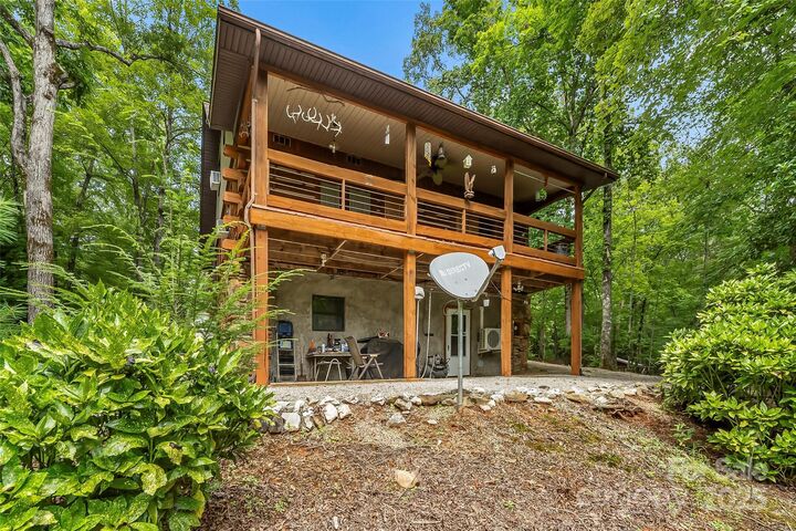 Property Photo:  653 Lakeview Drive N  NC 28752 