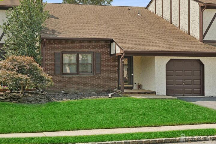 Property Photo:  8 Ashford Court 1208  NJ 08872 