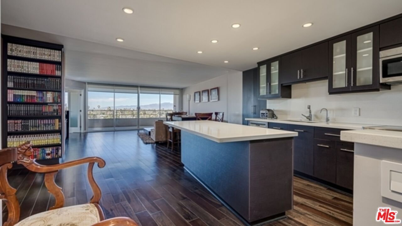 Property Photo:  4265 Marina City Dr  CA 90292 