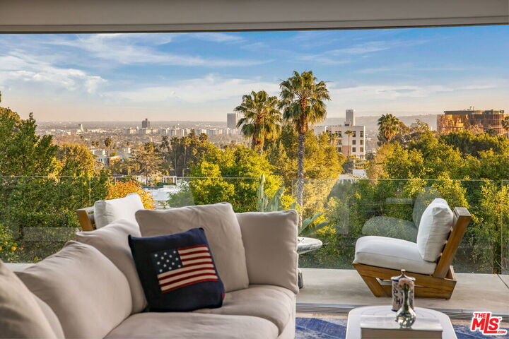 Property Photo:  7924 Hillside Ave  CA 90046 