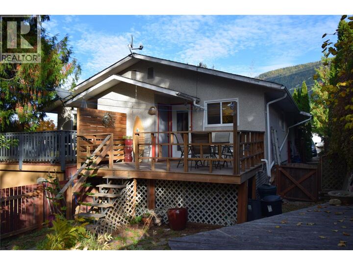 Property Photo:  1516 McQuarrie Avenue  BC V1L 1B9 