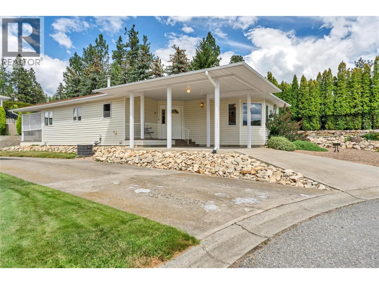 Property Photo: 17017 Snow Avenue 24 BC V0H 1Z6