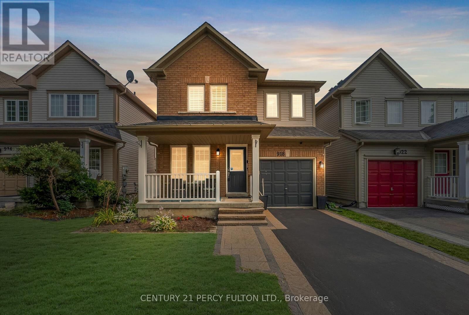 Property Photo: 918 Taggart Crescent ON L1K 0E5