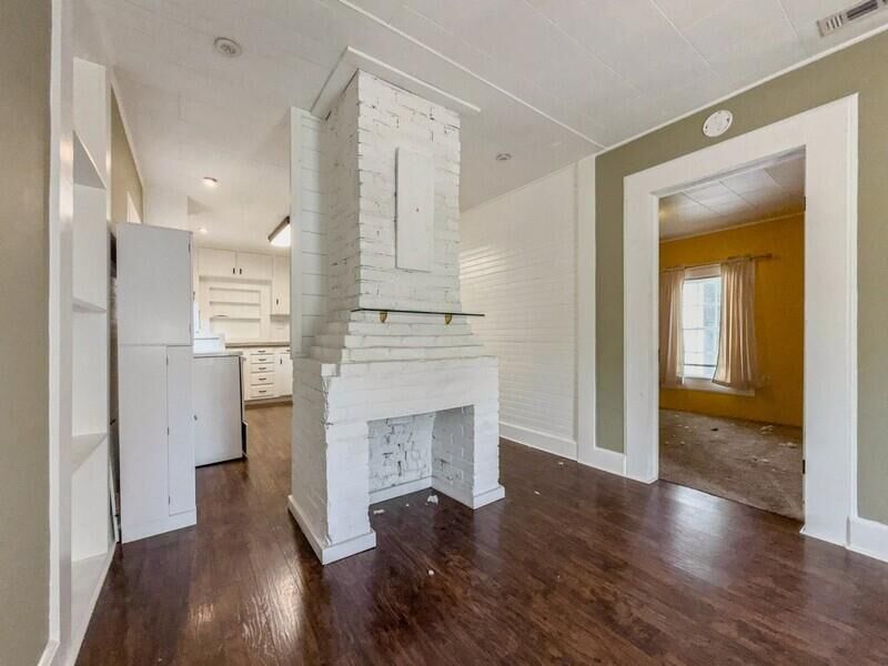 Property Photo:  383 N Booker Street  FL 32536 