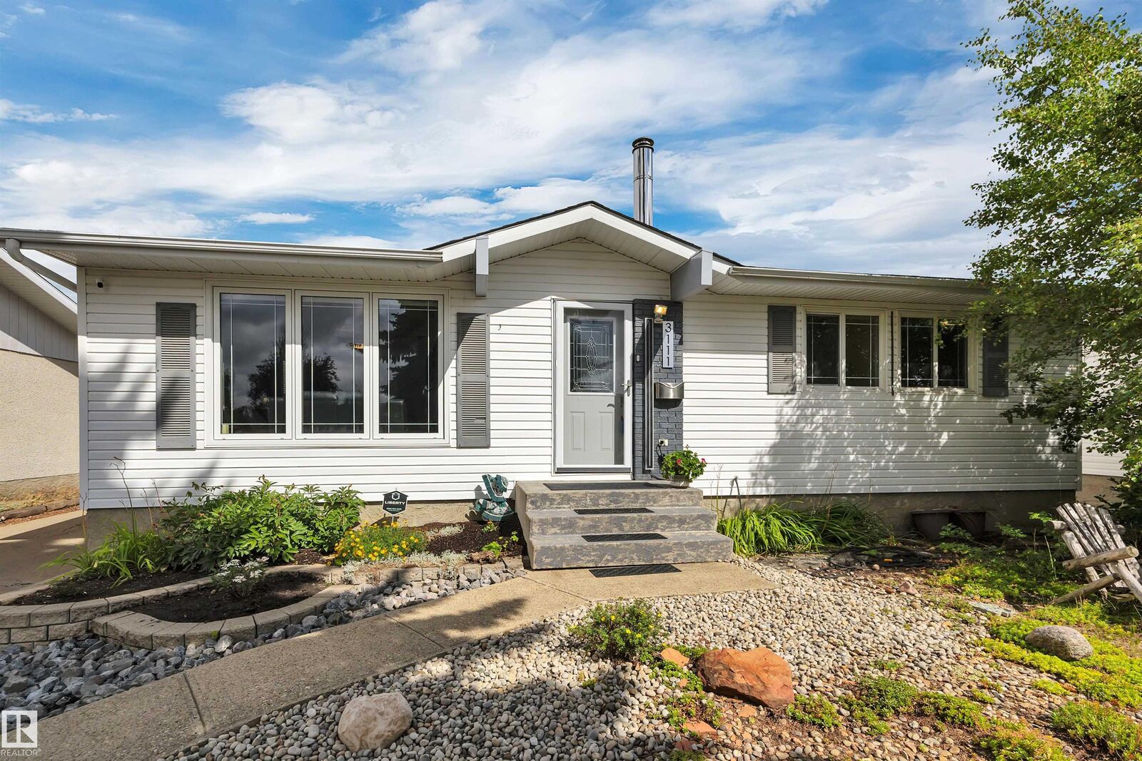 Property Photo:  3111 104 Street NW  AB T6J 3B2 