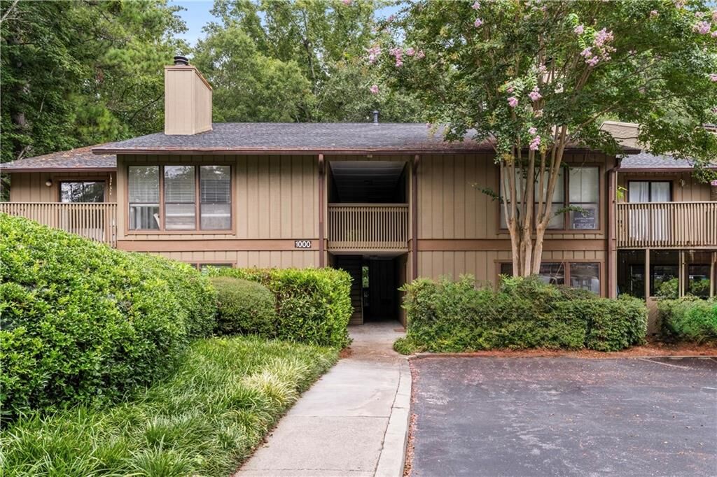 Property Photo:  1004 Dunbar Drive  GA 30338 