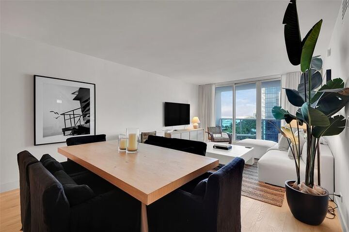 Property Photo: 2301 Collins Ave 1008 FL 33139