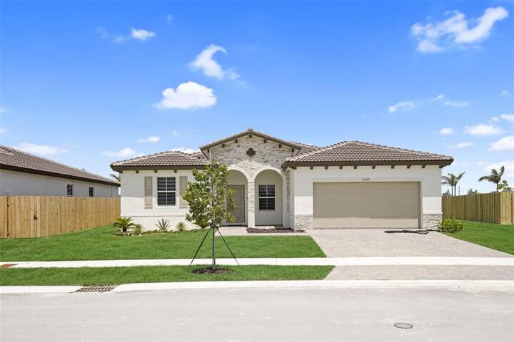 Property Photo:  2325 SE 29th Ct.  FL 33035 