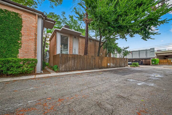 Property Photo:  8211 Katy Freeway 23  TX 77024 