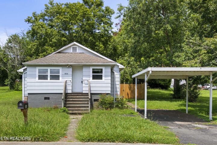 Property Photo: 806 Commerce St TN 37774
