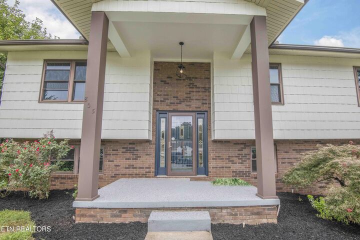 Property Photo:  805 Denise Court  TN 37849 