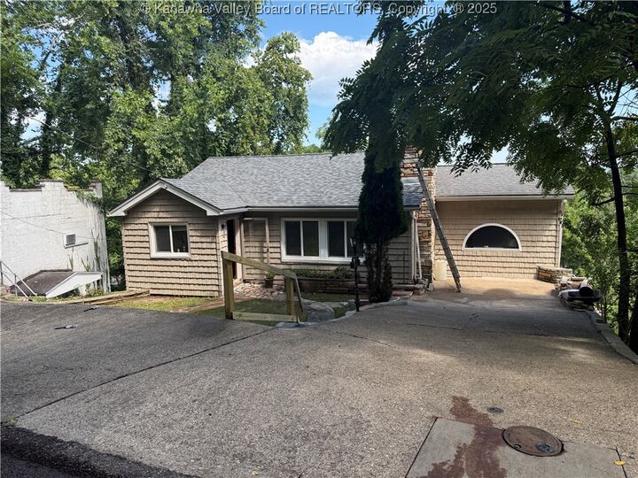 2516 Spring Street  South Charleston WV 25309 photo
