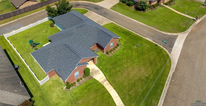 Property Photo:  1809 Chisolm Trail  TX 75605 