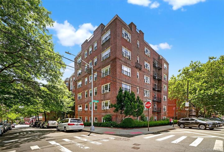 Property Photo: 474 W 238th Street 6A NY 10463