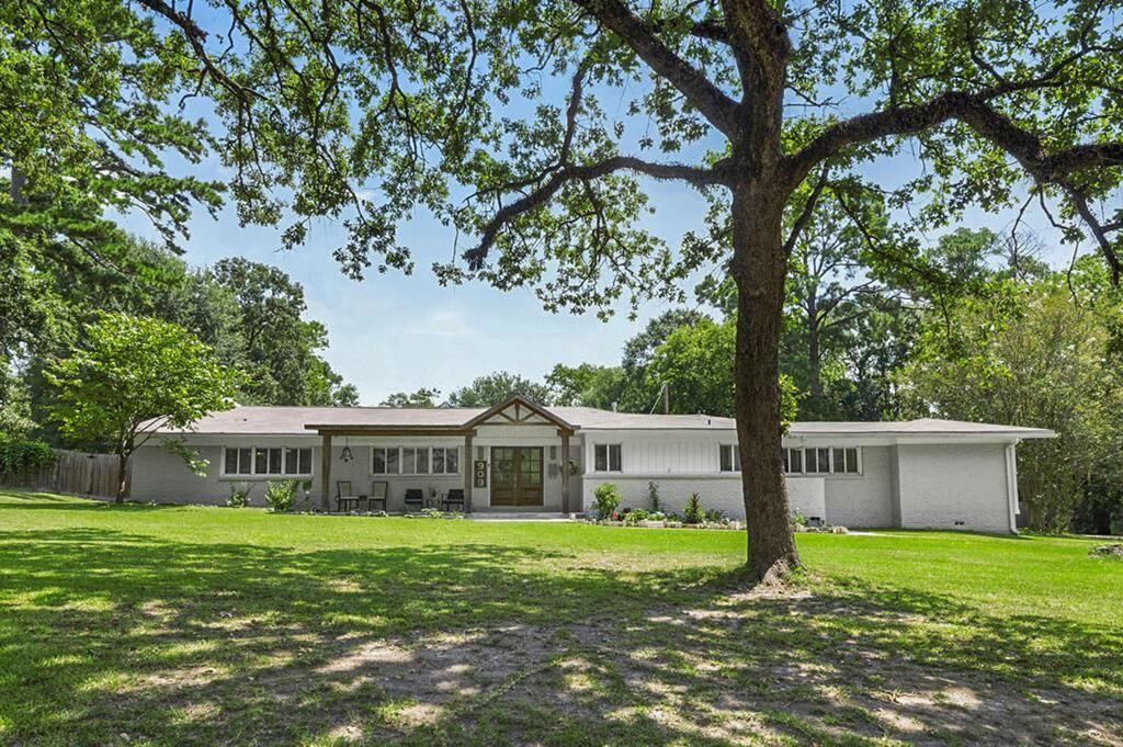 Property Photo:  909 Covington Drive  TX 75904 