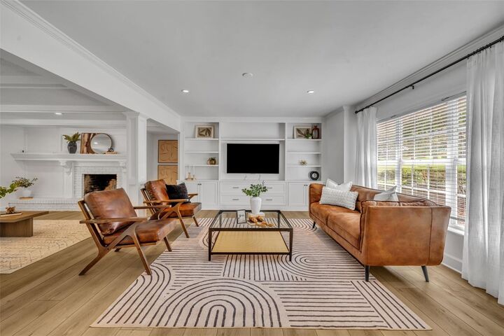 Property Photo: 301 Sweetwater Club Boulevard FL 32779