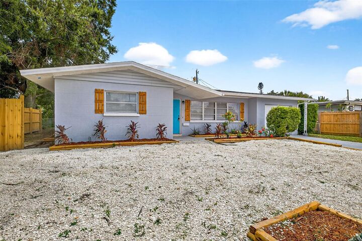 Property Photo: 1816 Bayshore Gardens Parkway FL 34207
